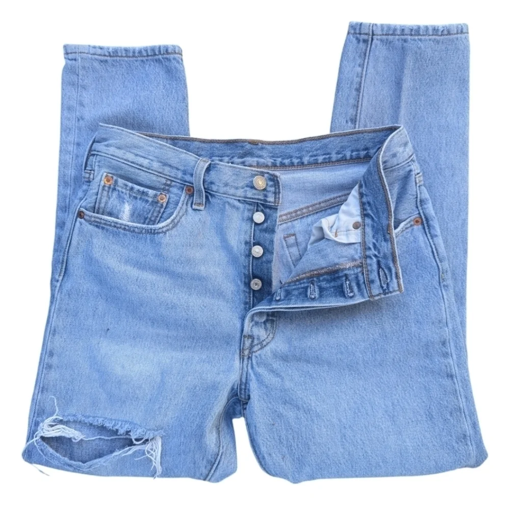 Levi's 501 button fly Thrashed busted knee light wash denim jeans W29 L28